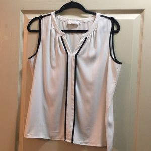 Clavin Klein CONTRASTING TRIM V-NECK SLEEVELESS